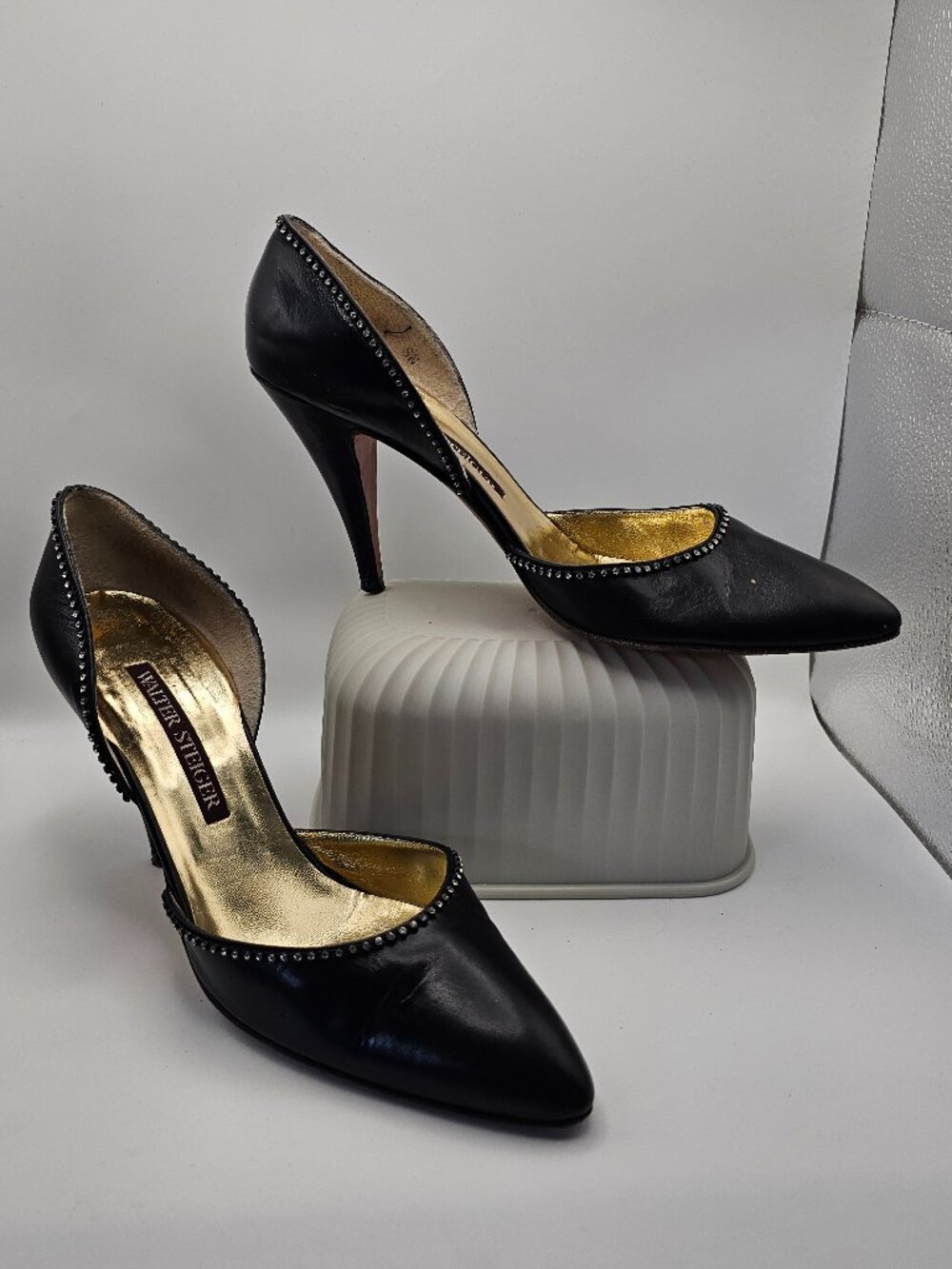Walter Steiger Black Leather Studded d’Orsay Pumps – Size 8.5 AA – Made in Italy